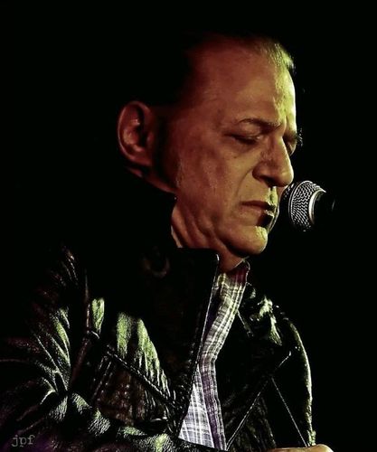 Joe Cerisano live dramatic closeup